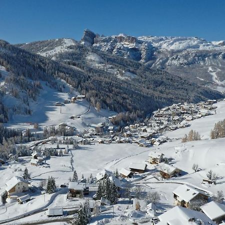 Hotel Conturines San Cassiano  Exteriér fotografie