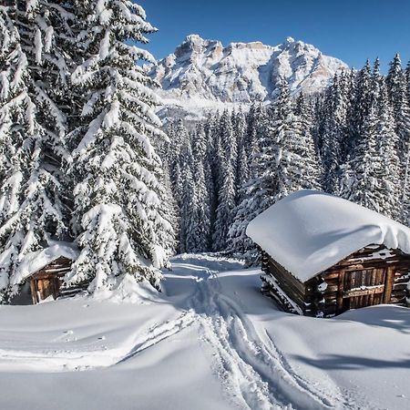 Hotel Conturines San Cassiano  Exteriér fotografie