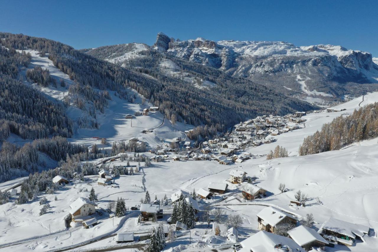 Hotel Conturines San Cassiano  Exteriér fotografie