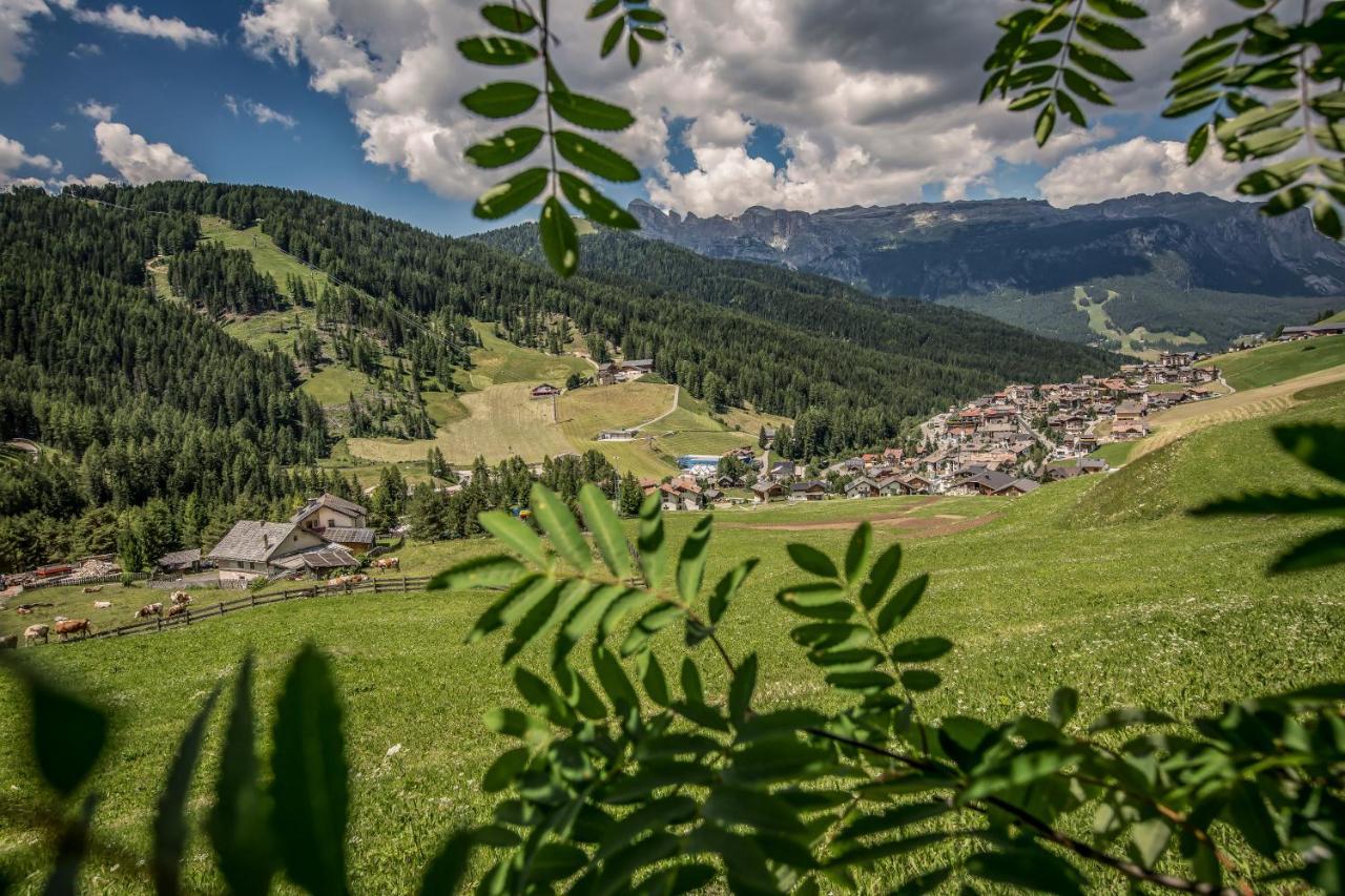 Hotel Conturines San Cassiano  Exteriér fotografie
